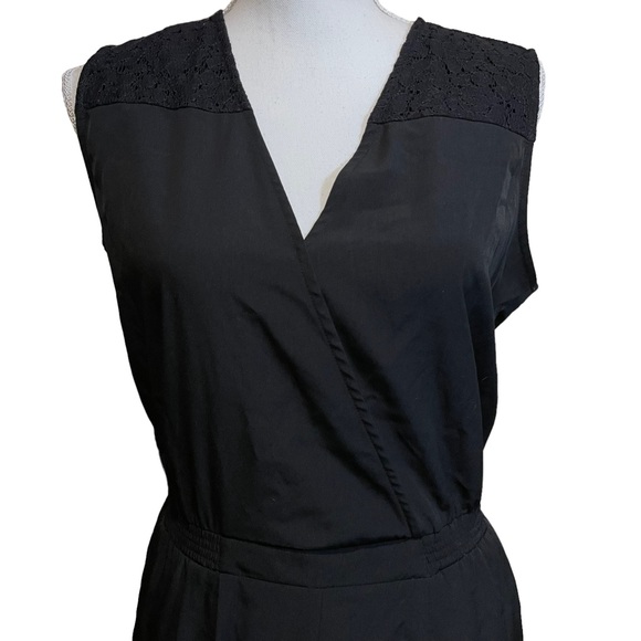Ann Taylor Black V-Neck Sleeveless Romper Pantsuit.  Size S - Picture 4 of 8